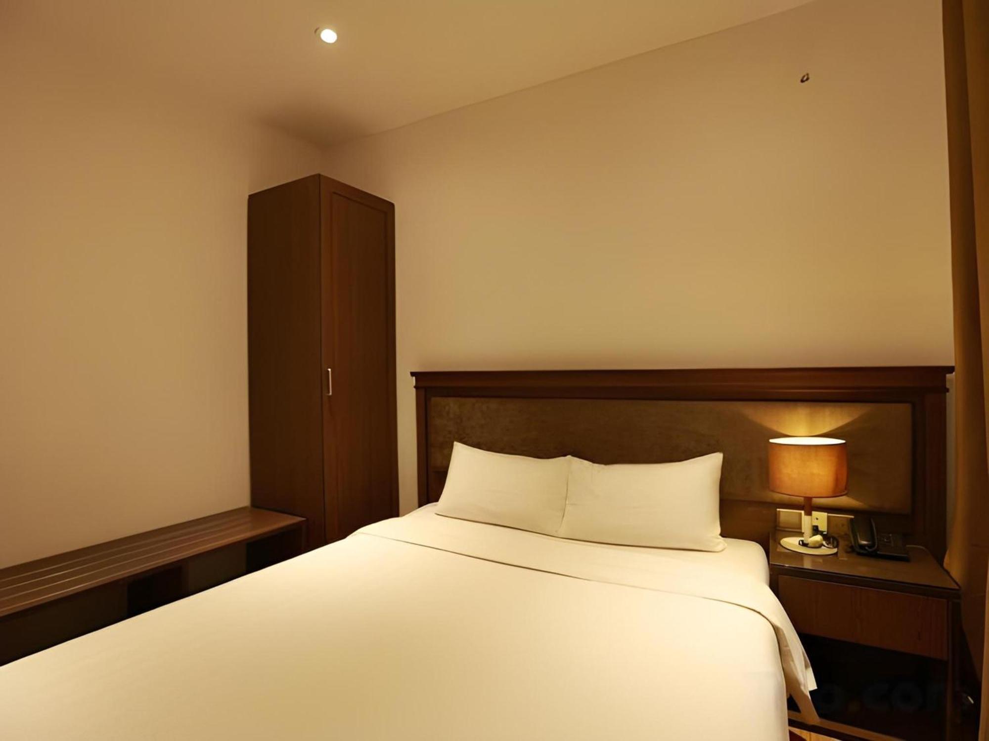 Collection O Le Grand Hanoi Hotel - The Tryst Exterior photo